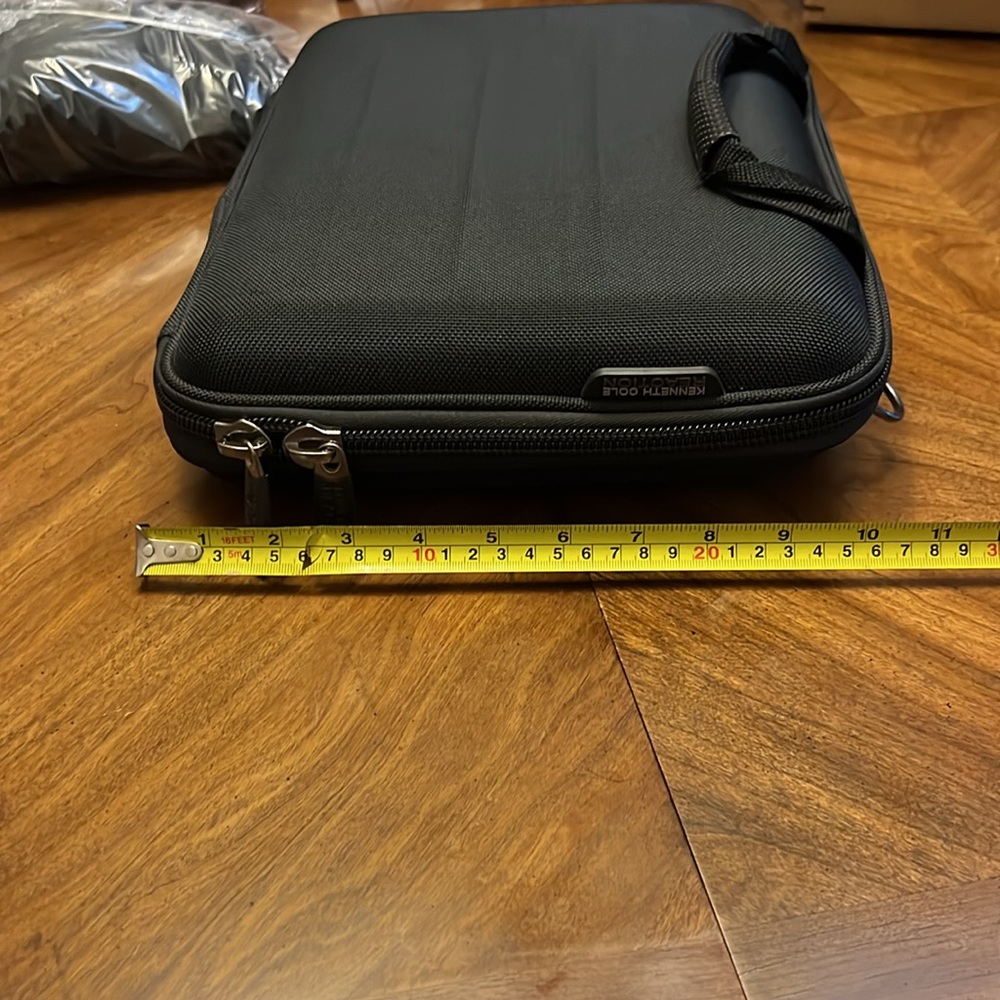 Kenneth Cole Reaction hard case - Picture 7 of 8